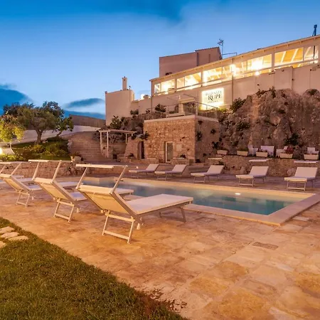 La Terrazza Sulla Rupe Relais オストゥーニ