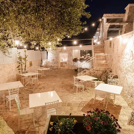 La Terrazza Sulla Rupe Relais オストゥーニ