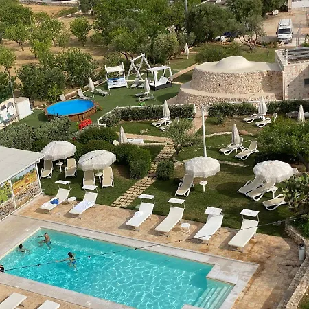 La Terrazza Sulla Rupe Relais 4* オストゥーニ