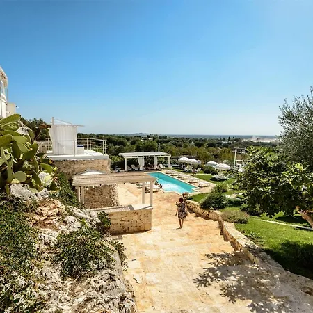 La Terrazza Sulla Rupe Relais 4* オストゥーニ